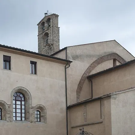 Konukevi Domus Bernardiniana Massa Marittima