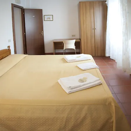 Konukevi Domus Bernardiniana Massa Marittima